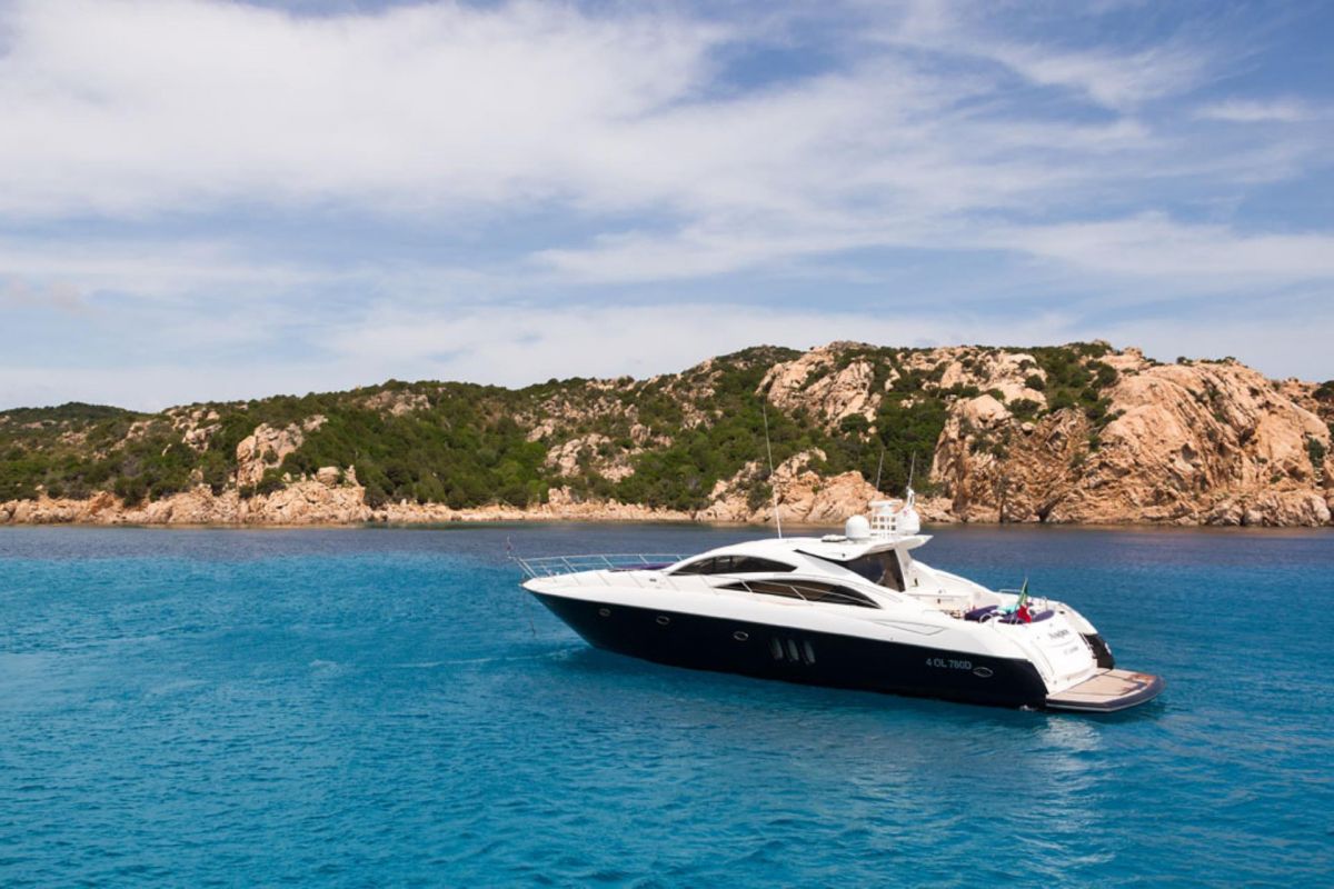 SUNSEEKER PREDATOR 72 A L'ANCRE