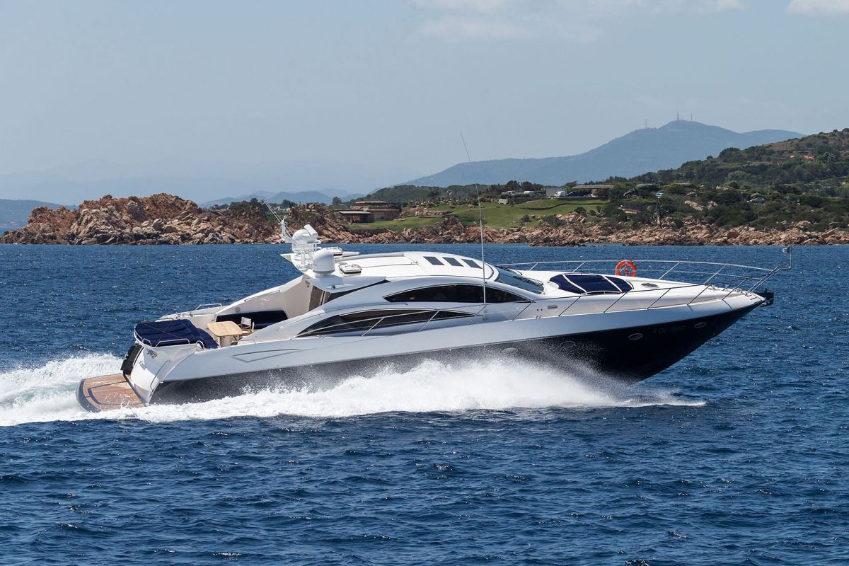 YACHT SUNSEEKER PREDATOR 72