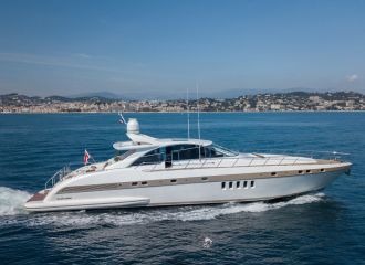LOCATION YACHT OVERMARINE MANGUSTA 80 