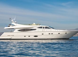 LOCATION YACHT FERRETTI 77