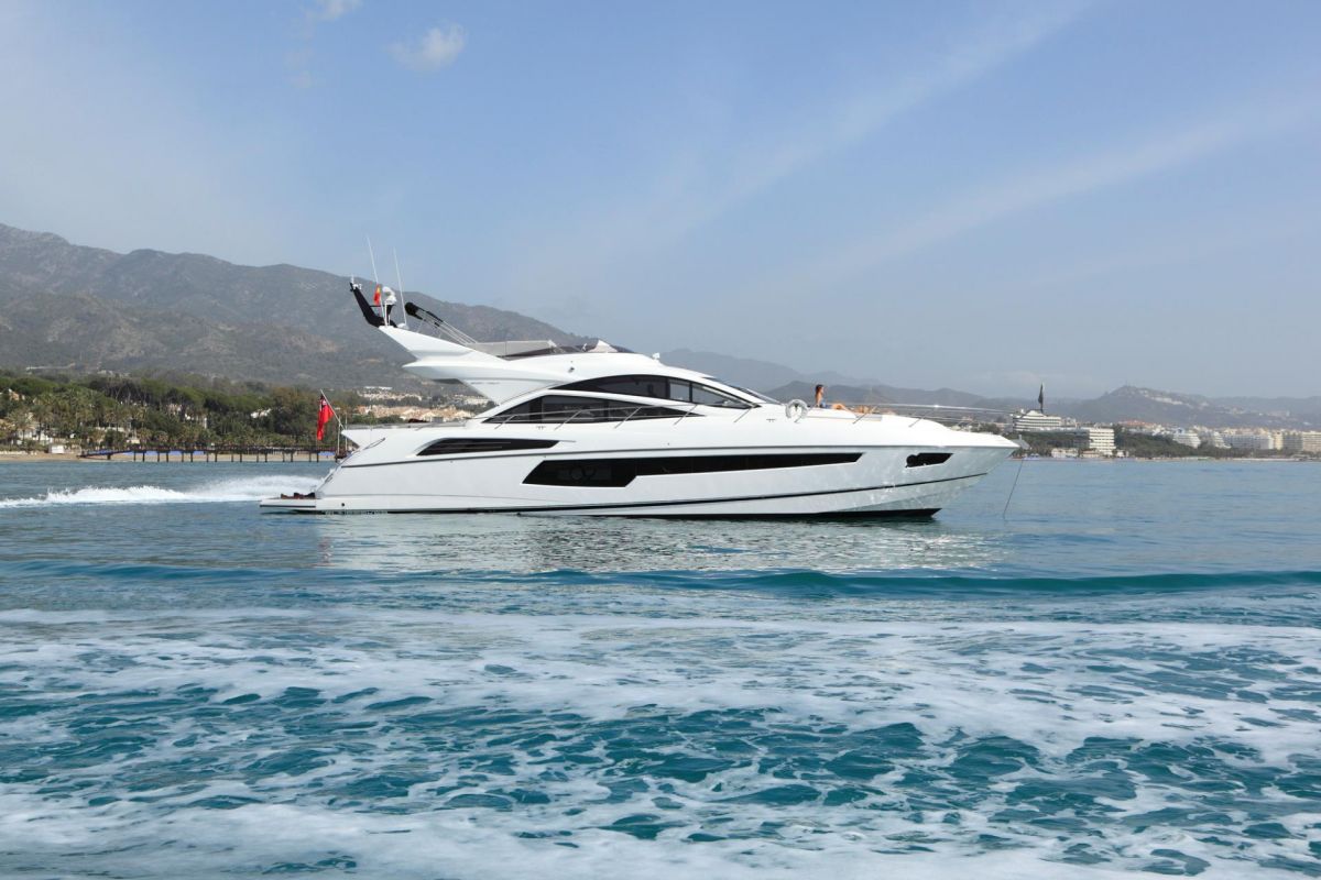 LOCATION YACHT SUNSEEKER 68