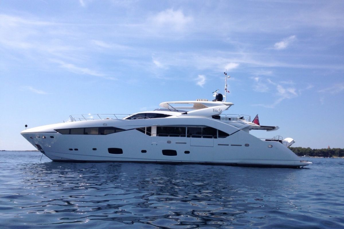 LOCATION YACHT SUNSEEKER 115