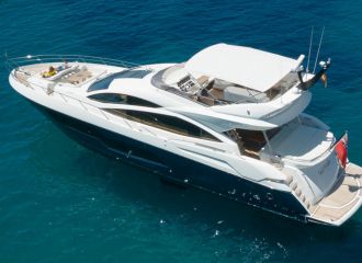 SUNSEEKER 80 A L'ANCRE