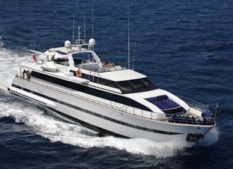 LOCATION YACHT VERSILCRAFT 31M